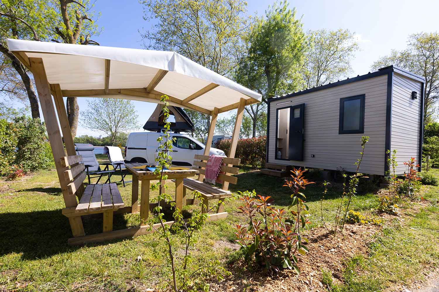 Emplacement de camping avec sanitaire individuel